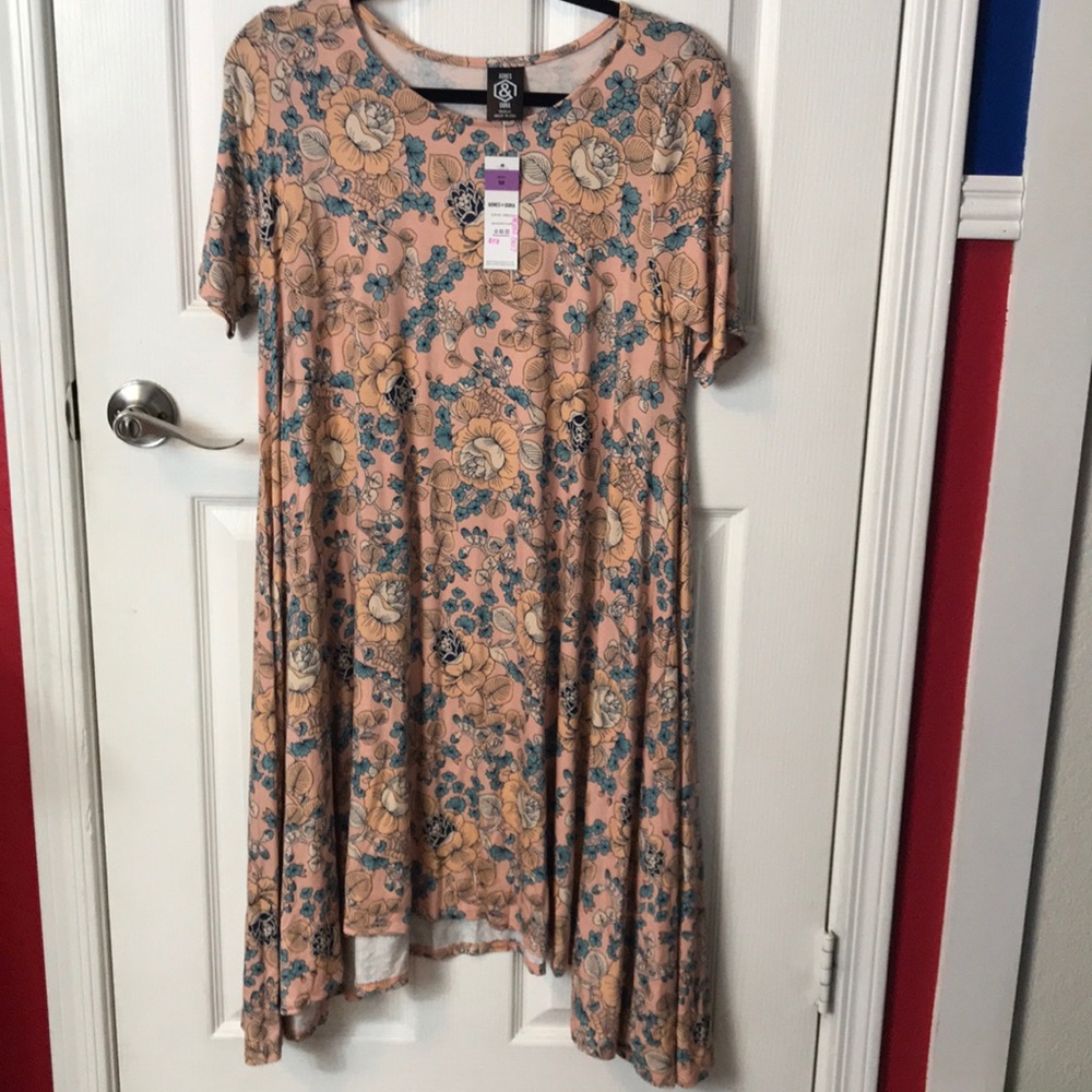 Agnes and Dora Joplin Dress. NWT size Medium